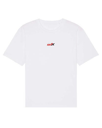 Produktbild eines weißen T-Shirt aus 100% Bio-Baumwolle mit dem Extra 330-SX Typlogo, mittig auf der Vorderseite.