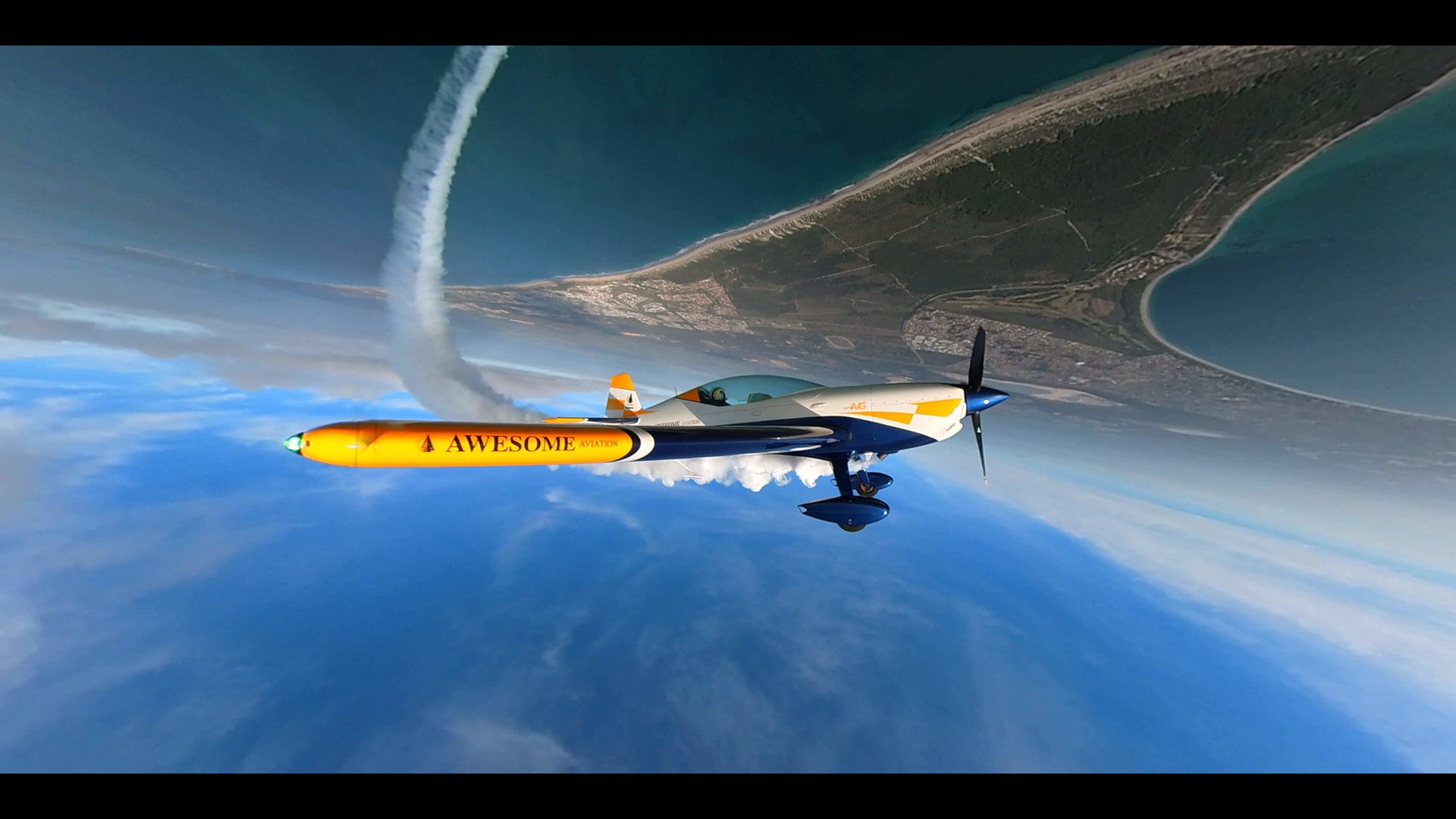 Extra NG im Flug, während eines Loopings. 
