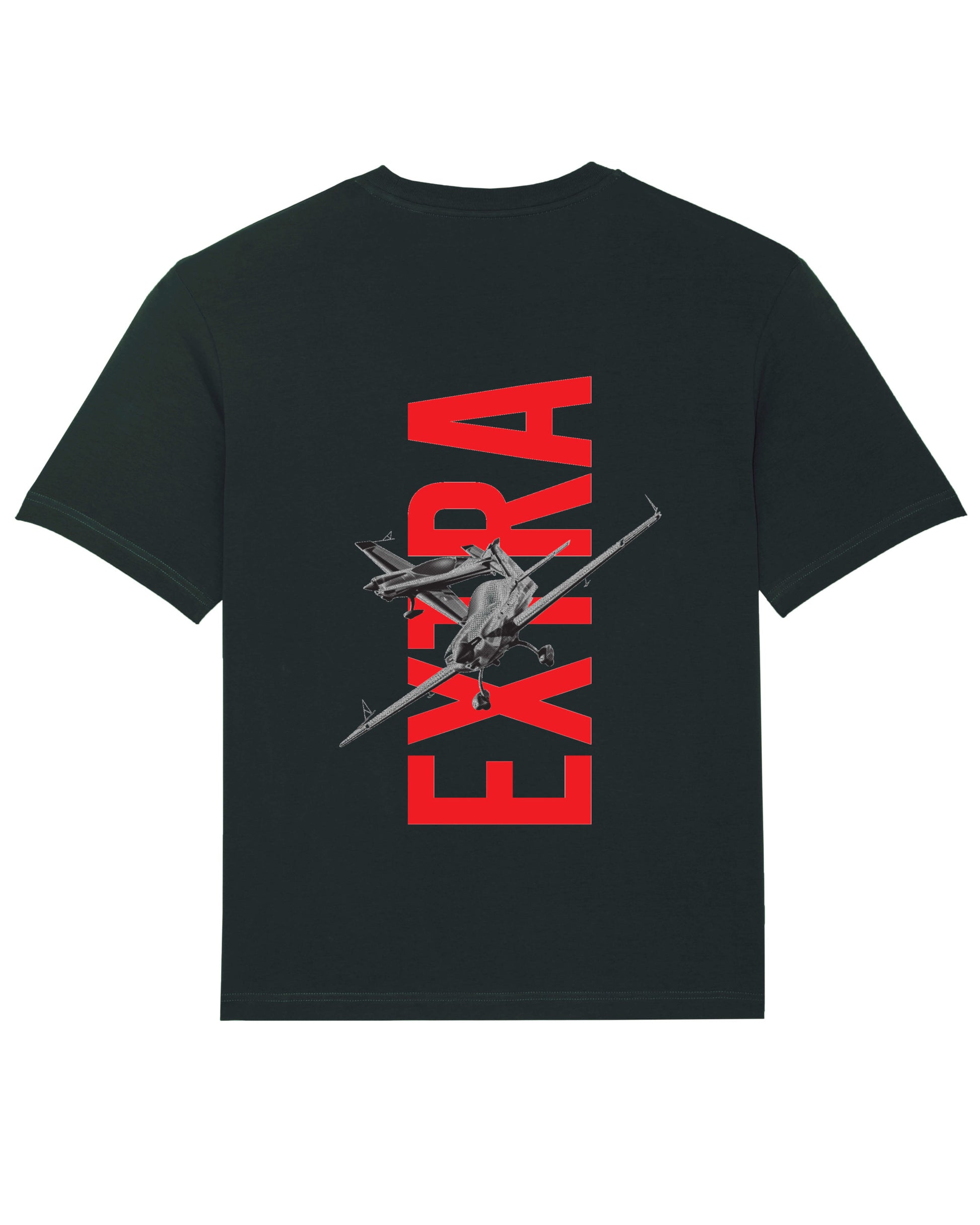 Produktbild eines schwarzen T-Shirts mit Backprint: Auf der Rückseite des Shirts ist im Hintergrund von unten nach oben der Unternehmensname "EXTRA" in knallroter Schrift zu lesen. Im Vordergrund sind zwei Extra NGs im Flug abgebildet.
